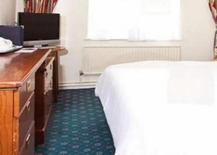 Apollo Saint Helier Jersey