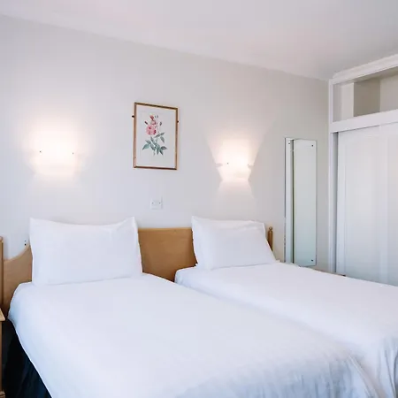 아폴로 3* Saint Helier Jersey